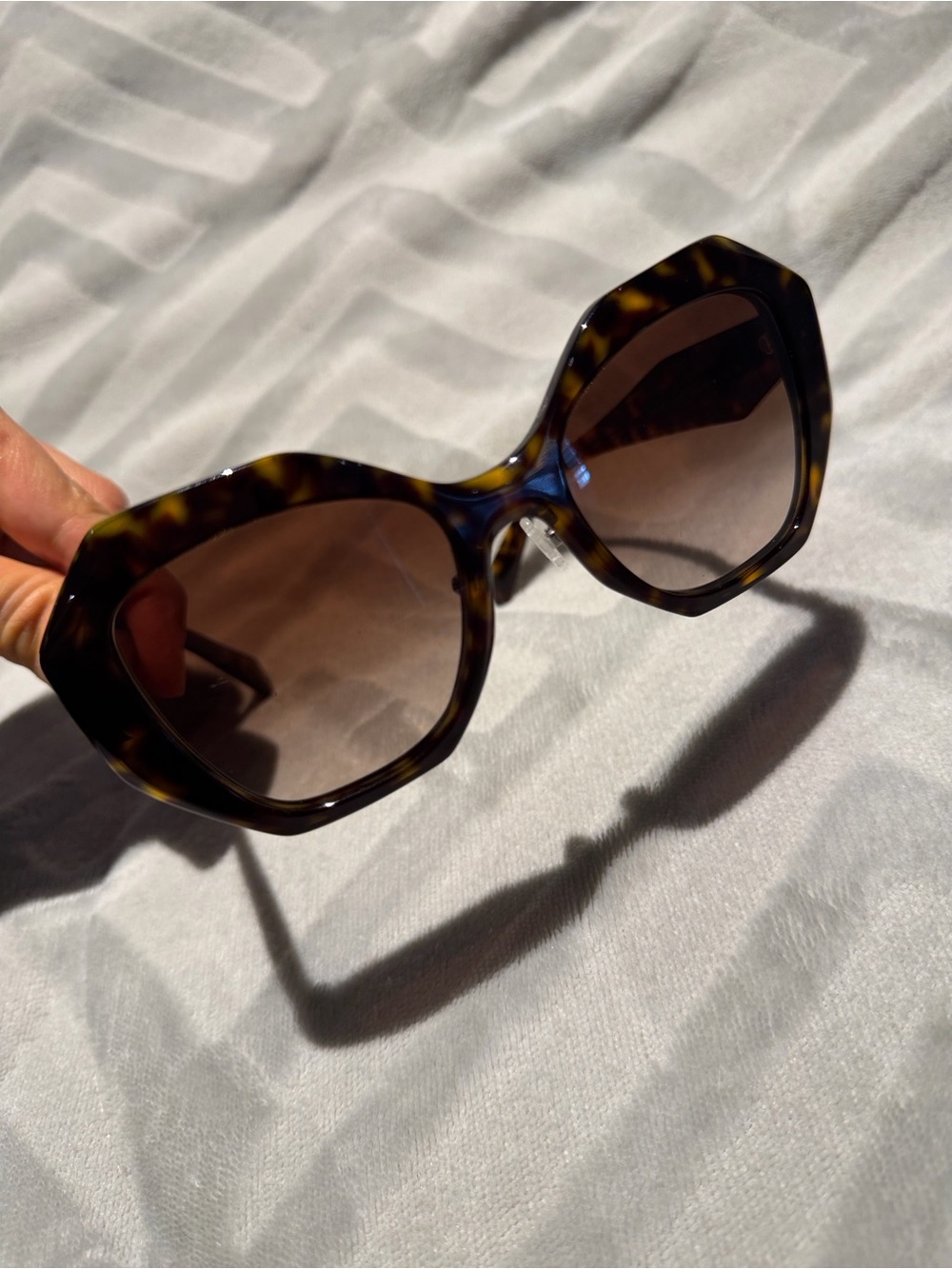 Prada authentic Tortoiseshell Oversized Women's Sunglasses - Brown - Picture 4 of 4